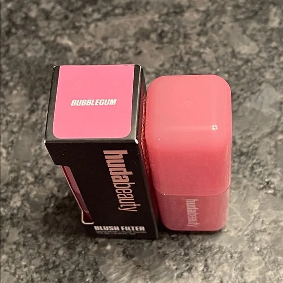 Huda Beauty Blush Filter Liquid Blush in Bubblegum Ube Cream or Peach Sorbet - Picture 7 of 7